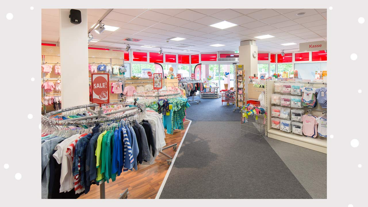Innenseite die eines kinderkleidungsgeschäfts.