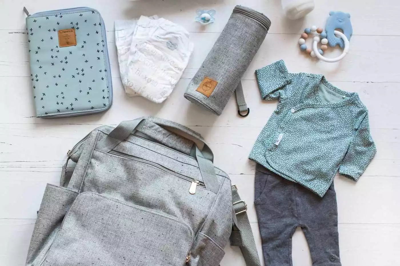 Baby ein jungen outfit, windel, windel und windel.