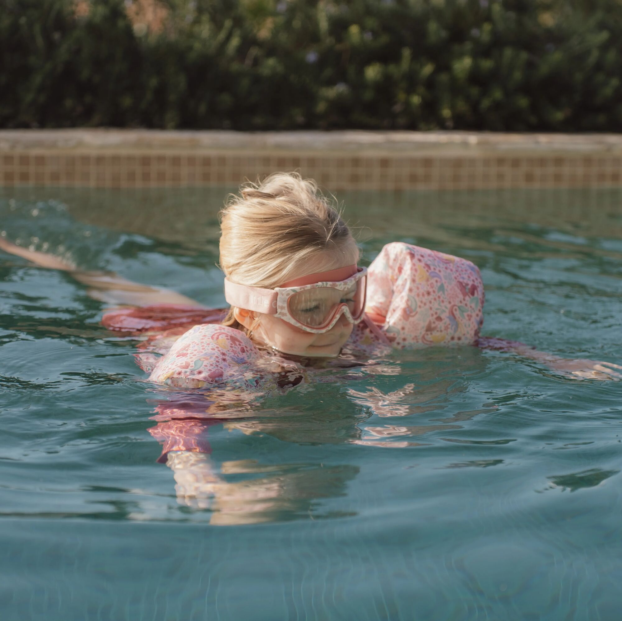 Bademode, LITTLE DUTCH, Pink – Besonderheit: schützt die Augen zuverlässig unter Wasser
