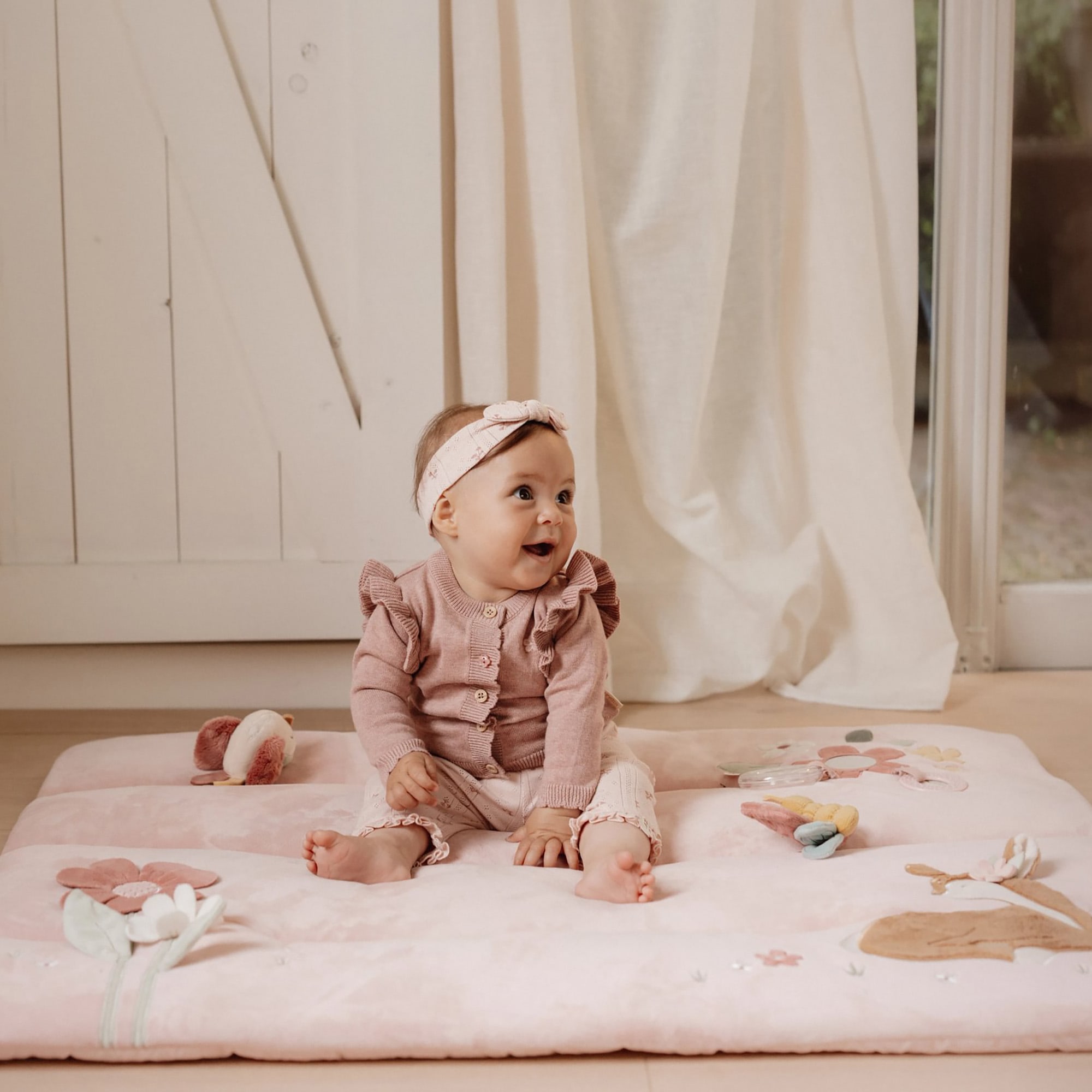 Laufgitter & Laufgittereinlagen, LITTLE DUTCH, Pink – Besonderheit: mit 3D Applikation in Form eines Vogels, eines Rehs, einer Blume mit Rassel und eines Schmetterlings