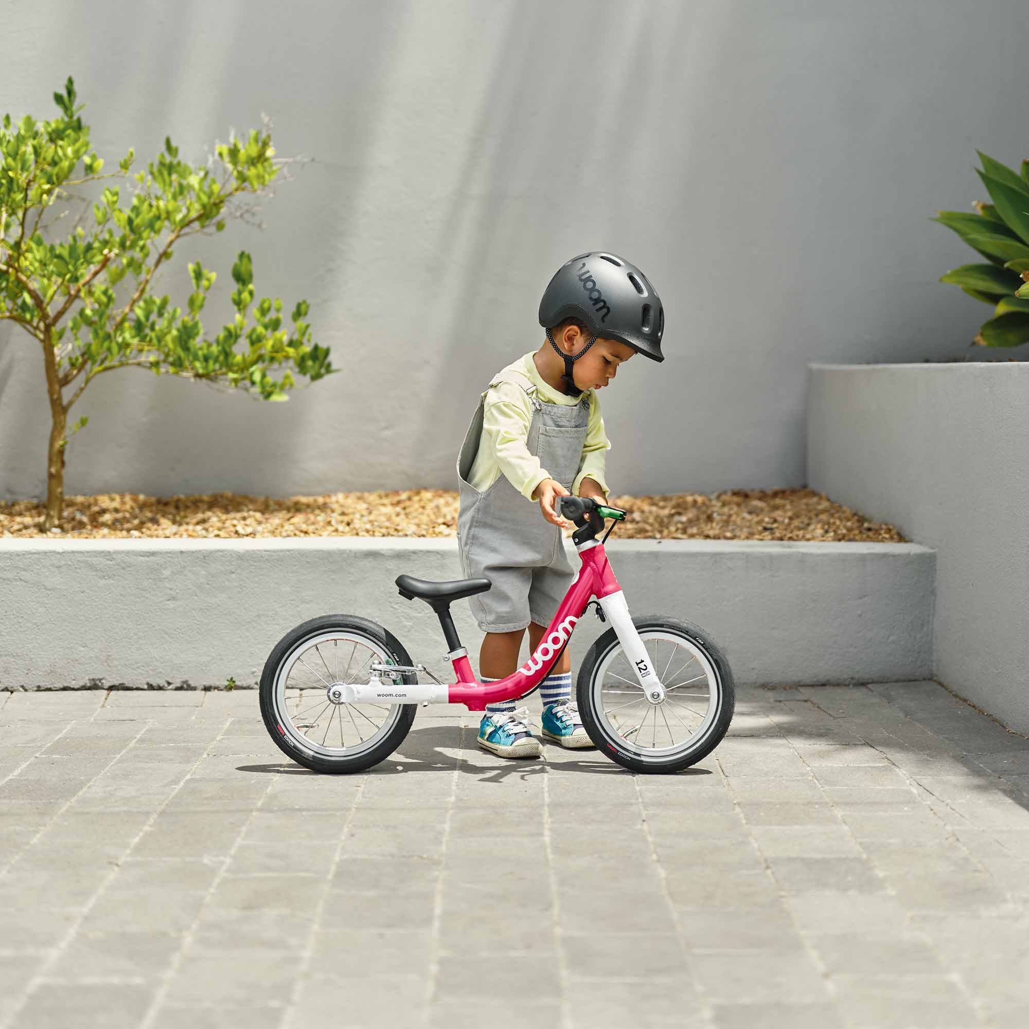 Produkte, Woom, Schwarz – Besonderheit: innenliegendes Verstellsystem
