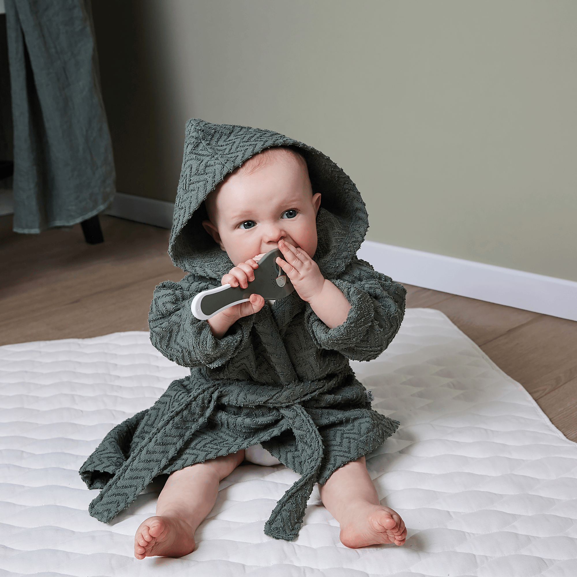 Bademäntel, bébé-jou, Grün – Besonderheit: hält dein Kind nach dem Baden warm