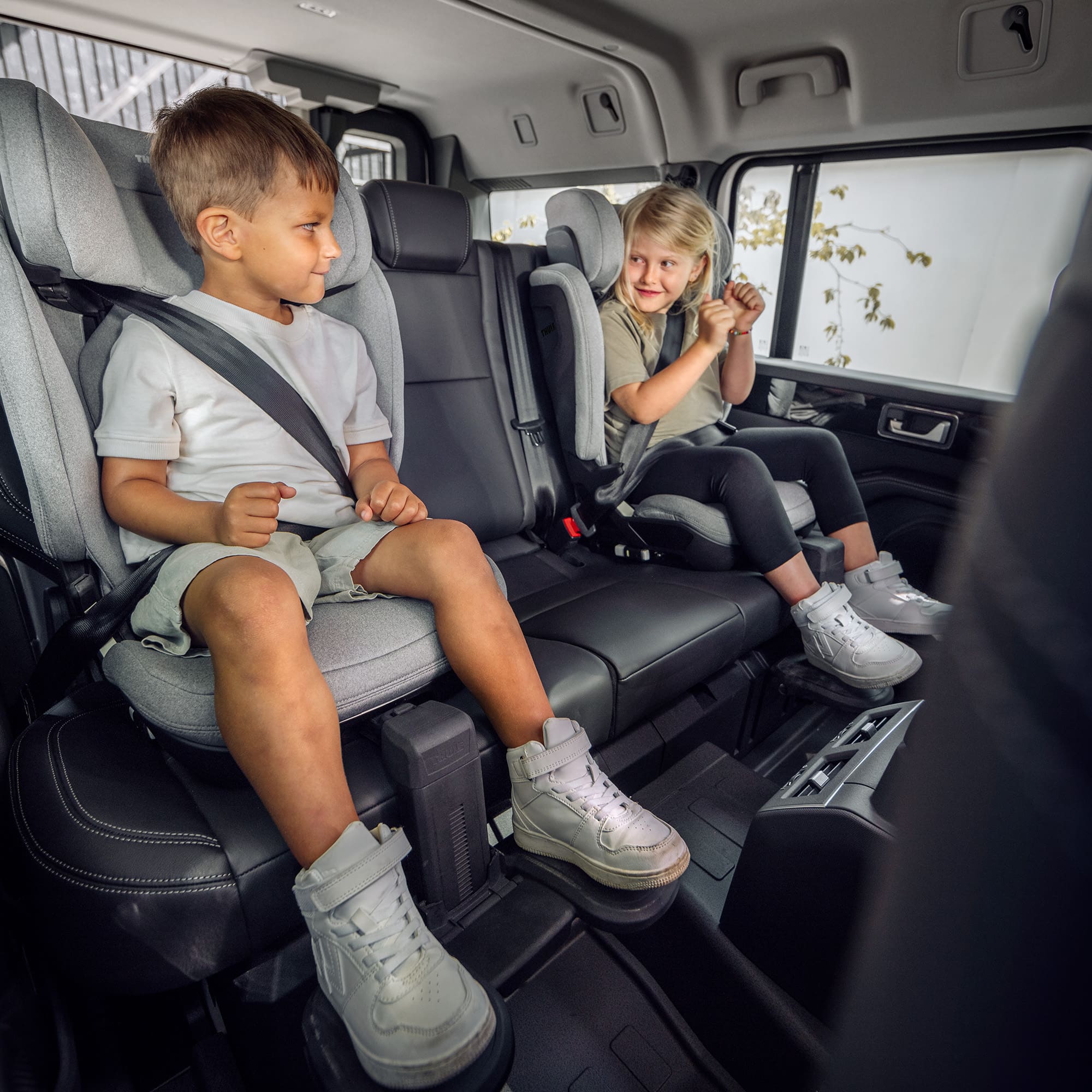 Kindersitze 15-36 kg, Gruppe 2/3, THULE, Beige – Produktansicht