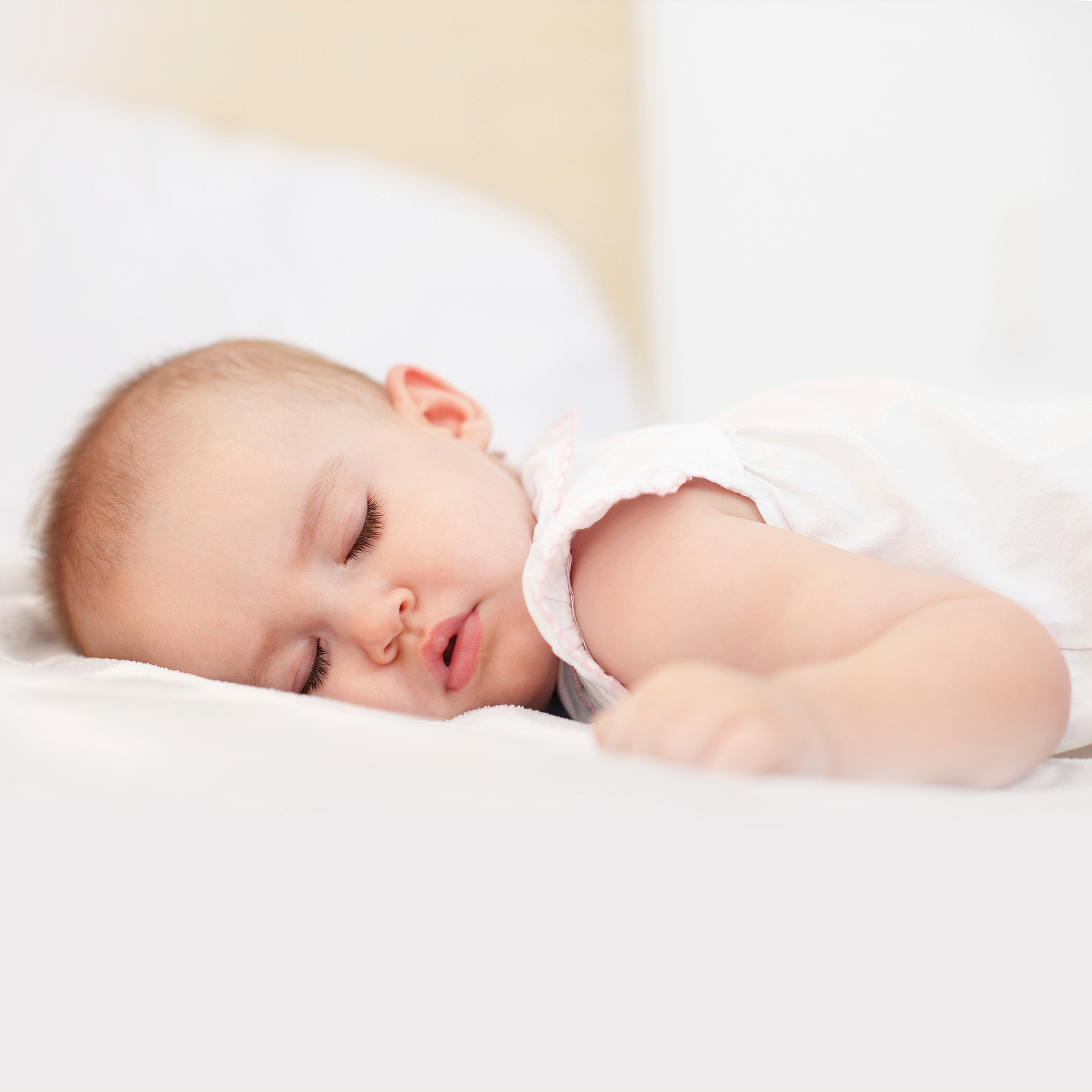 Matratzen, babybay, Weiß – Besonderheit: mit Wellenkontur im Matratzenkern für optimalen Liegekomfort