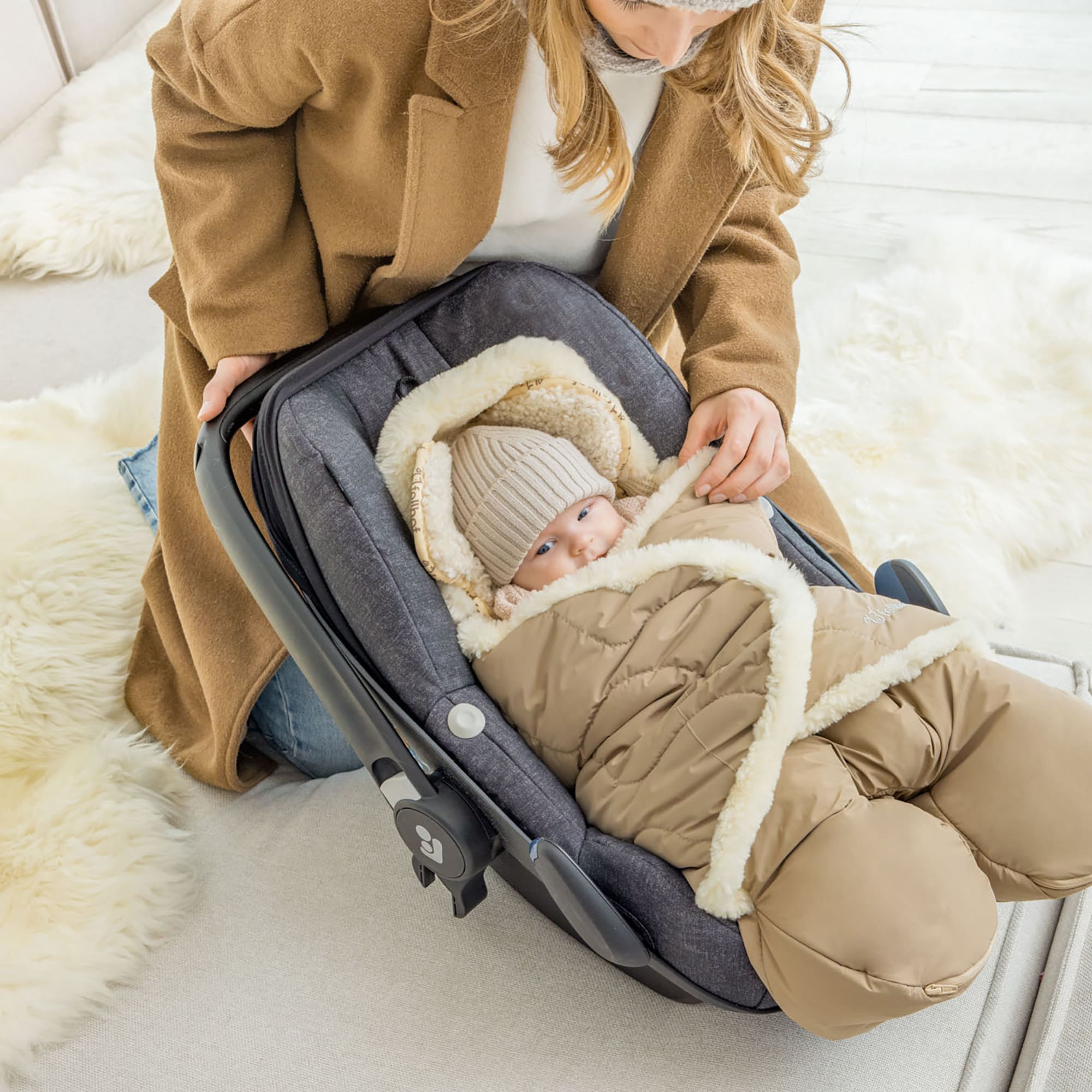 Einschlagdecken & Decken, fellhof, Beige – Besonderheit: aus weichem Merino-Lammfell