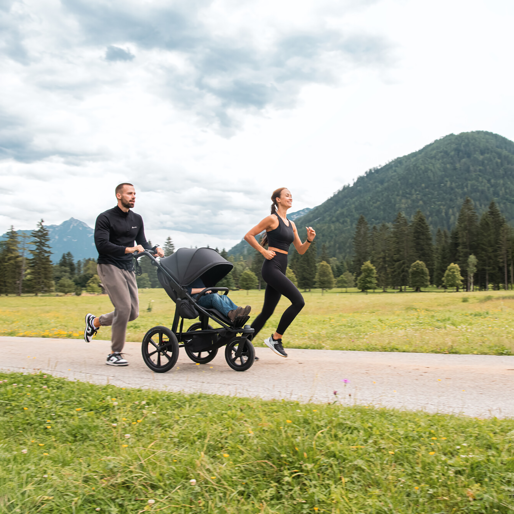 Sportsitze, TFK, Schwarz – Produktansicht