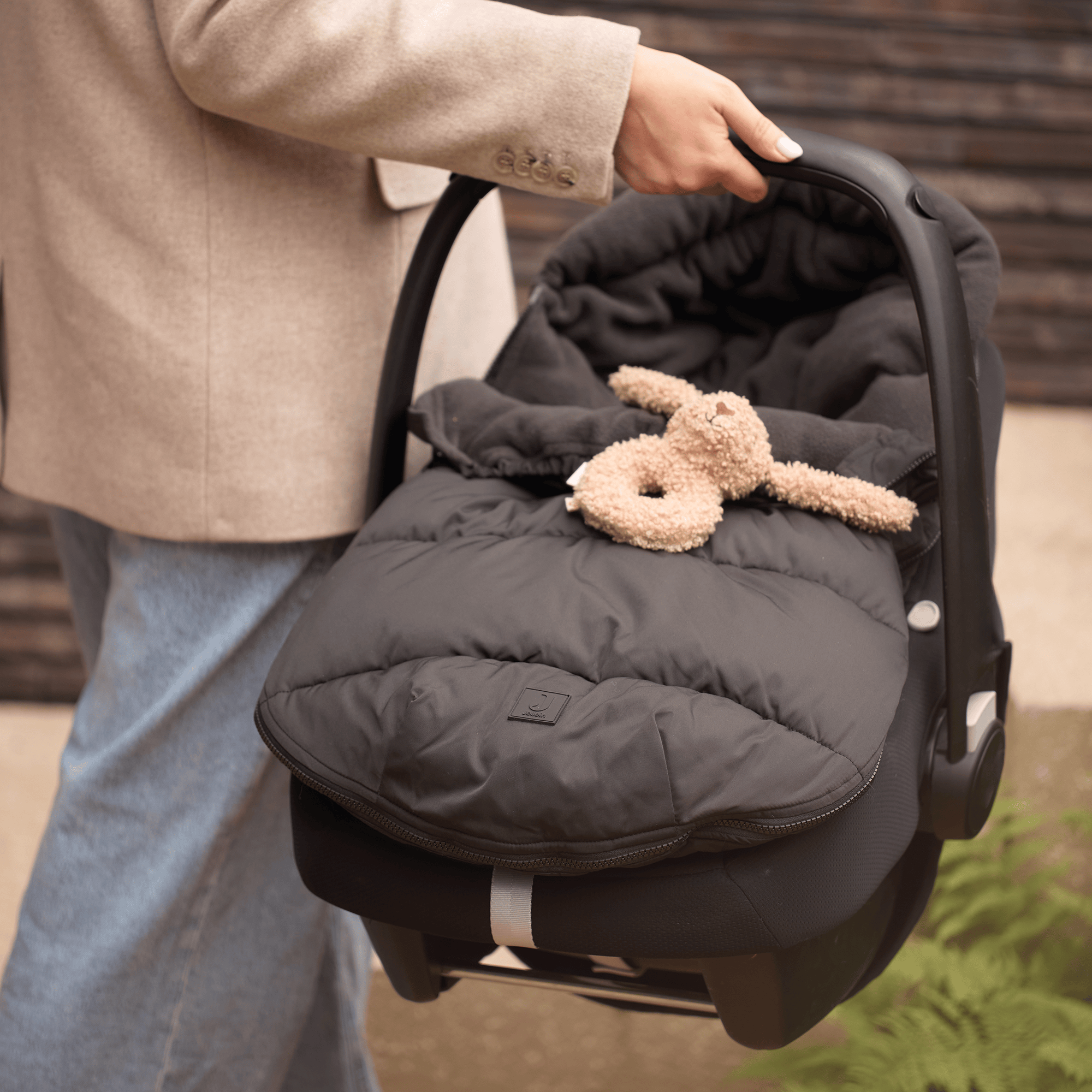 Rasseln & Greiflinge, jollein, Braun – Produktansicht