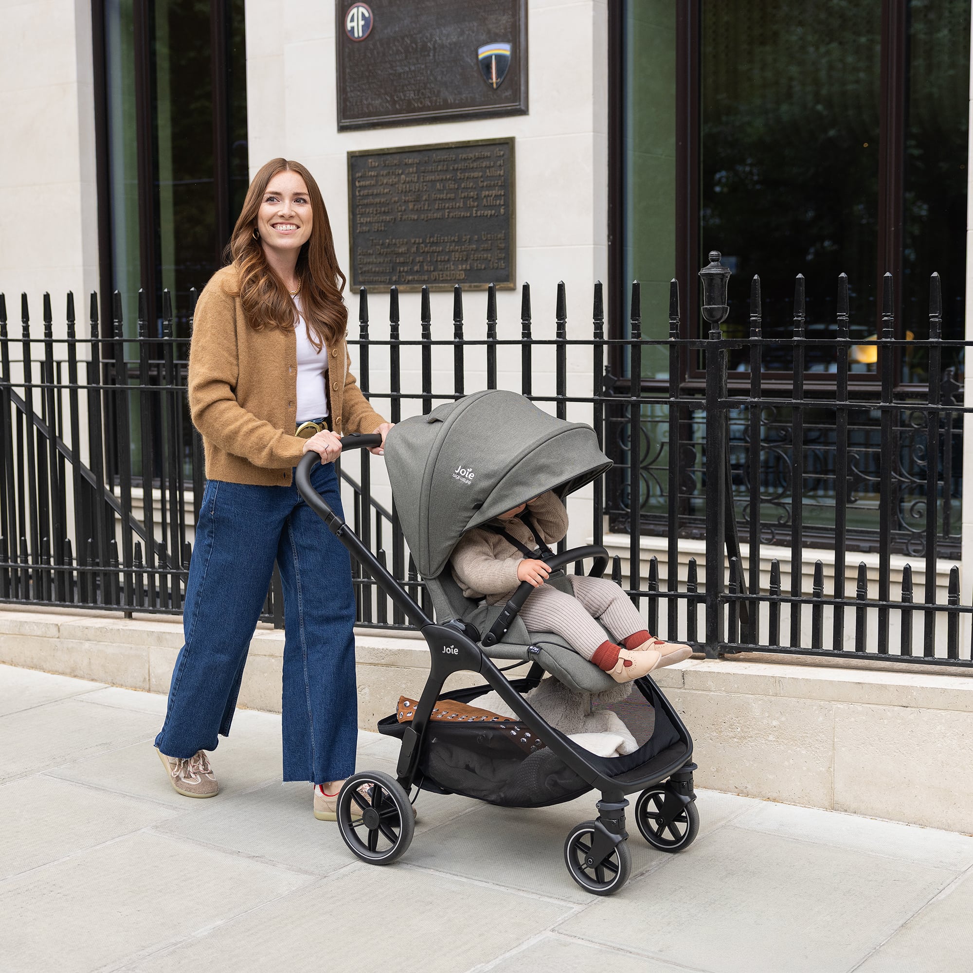 Sportwagen, Joie signature, Braun – Besonderheit: wendbare Sitzeinheit für mehr Felxibilität