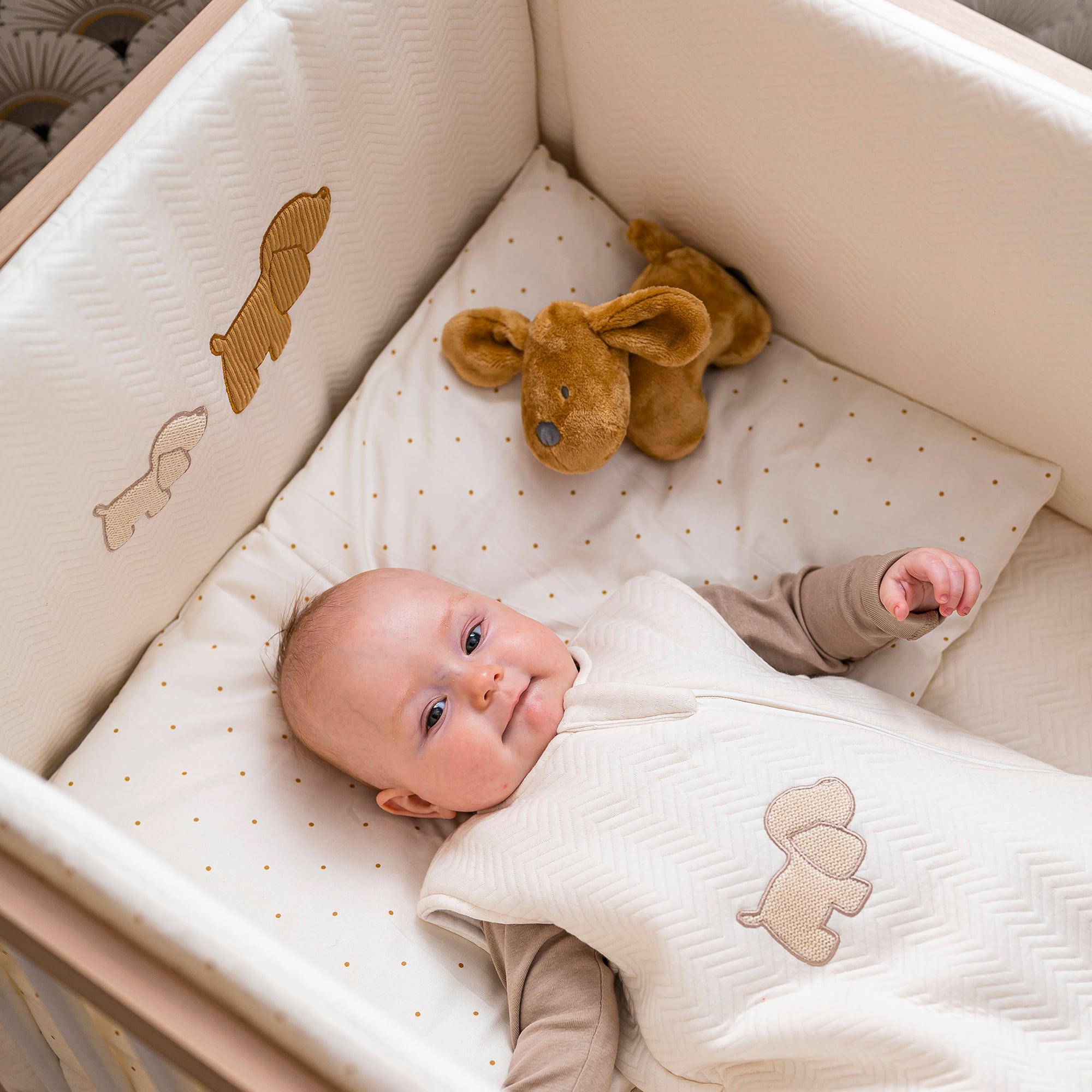 Rasseln & Greiflinge, Nattou, Braun – Besonderheit: bietet viele Details zum Greifen