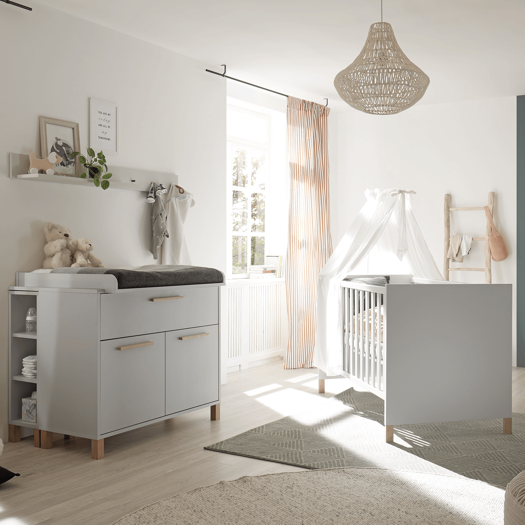 Babyzimmer Sets, Mäusbacher, Grau – Besonderheit: Set bestehend aus einem Kinderbett und einer schmalen Wickelkommode