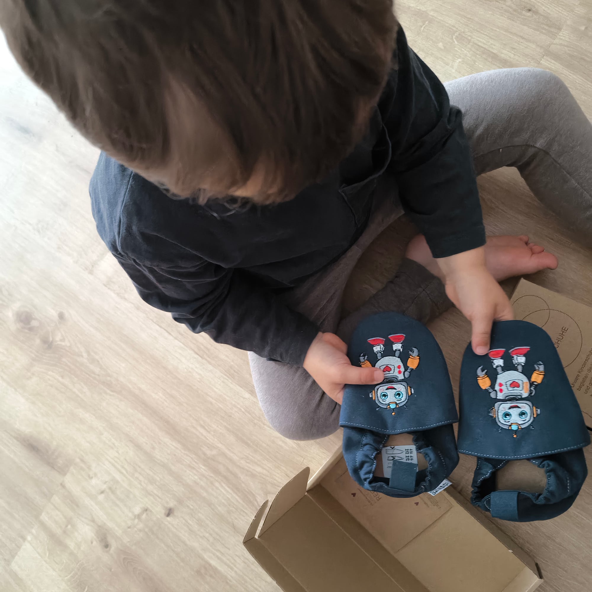 Krabbelschuhe, HOBEA, Blau – Besonderheit: mit spezieller GripWalk-Sohle für einen sicheren Halt