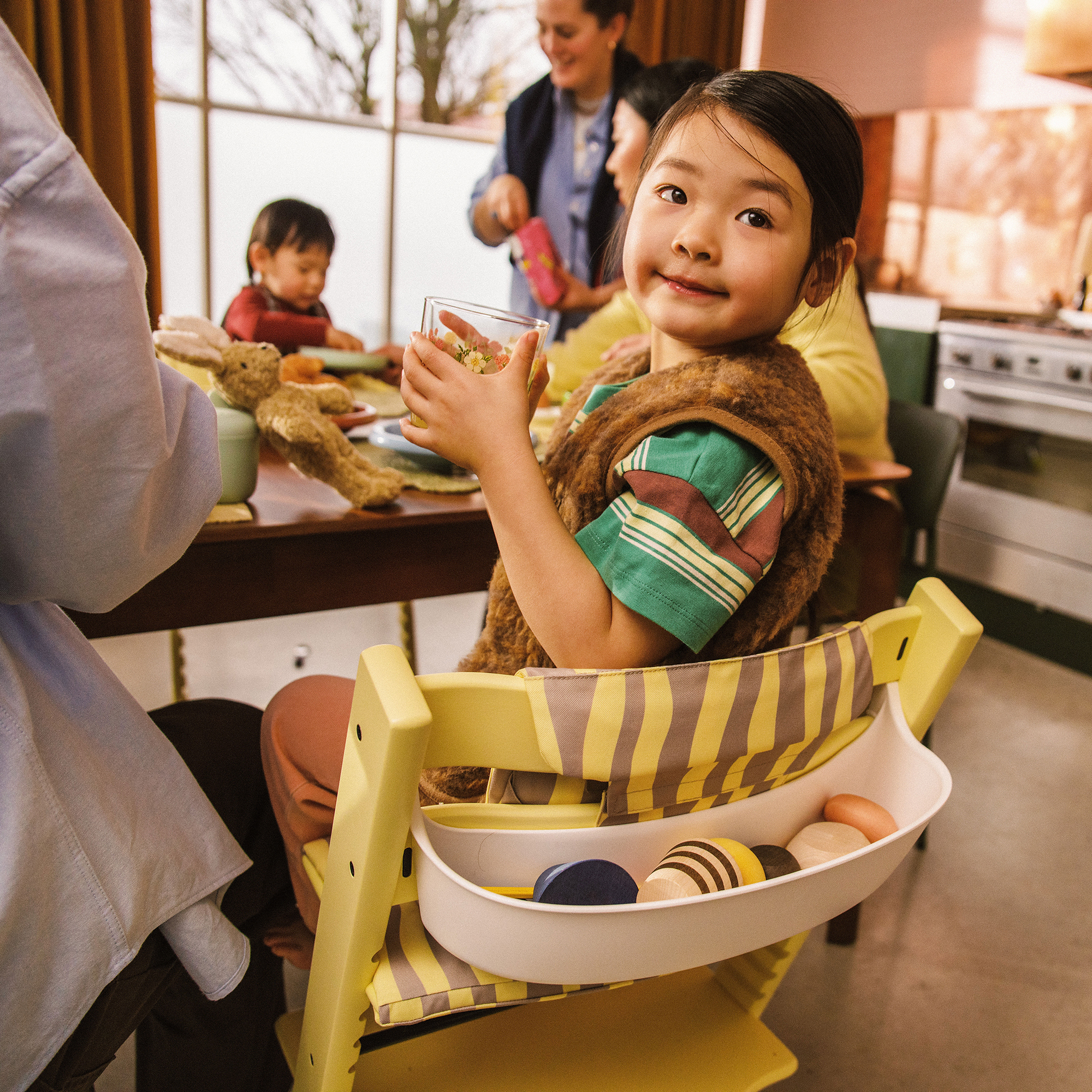 Hochstuhl Zubehör, STOKKE, Gelb – Besonderheit: passt sowohl beim ersten Einsatz mit Baby Set als auch später im Kinderstuhl-Alter
