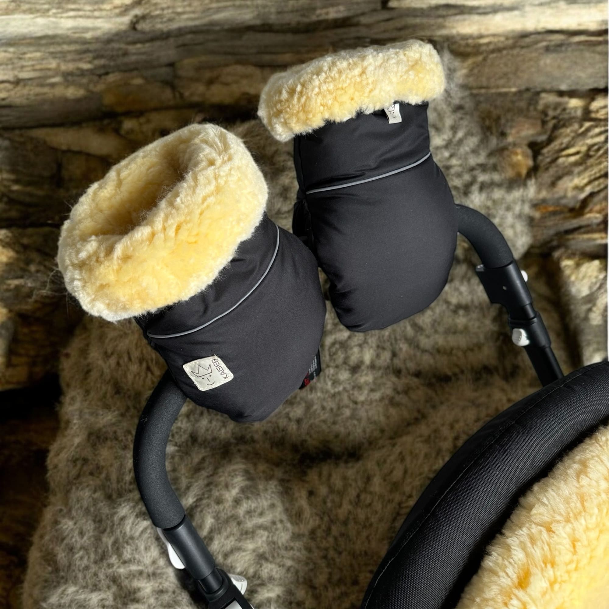 Handwärmer, KAISER, Schwarz – Besonderheit: angenehme Wärme durch echtes Schaffell
