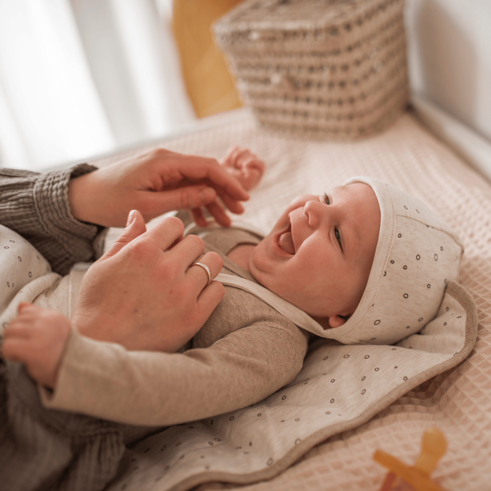 Mützen & Hüte, DIMO, Beige – Besonderheit: 10% vom Umsatz spendet BabyOne