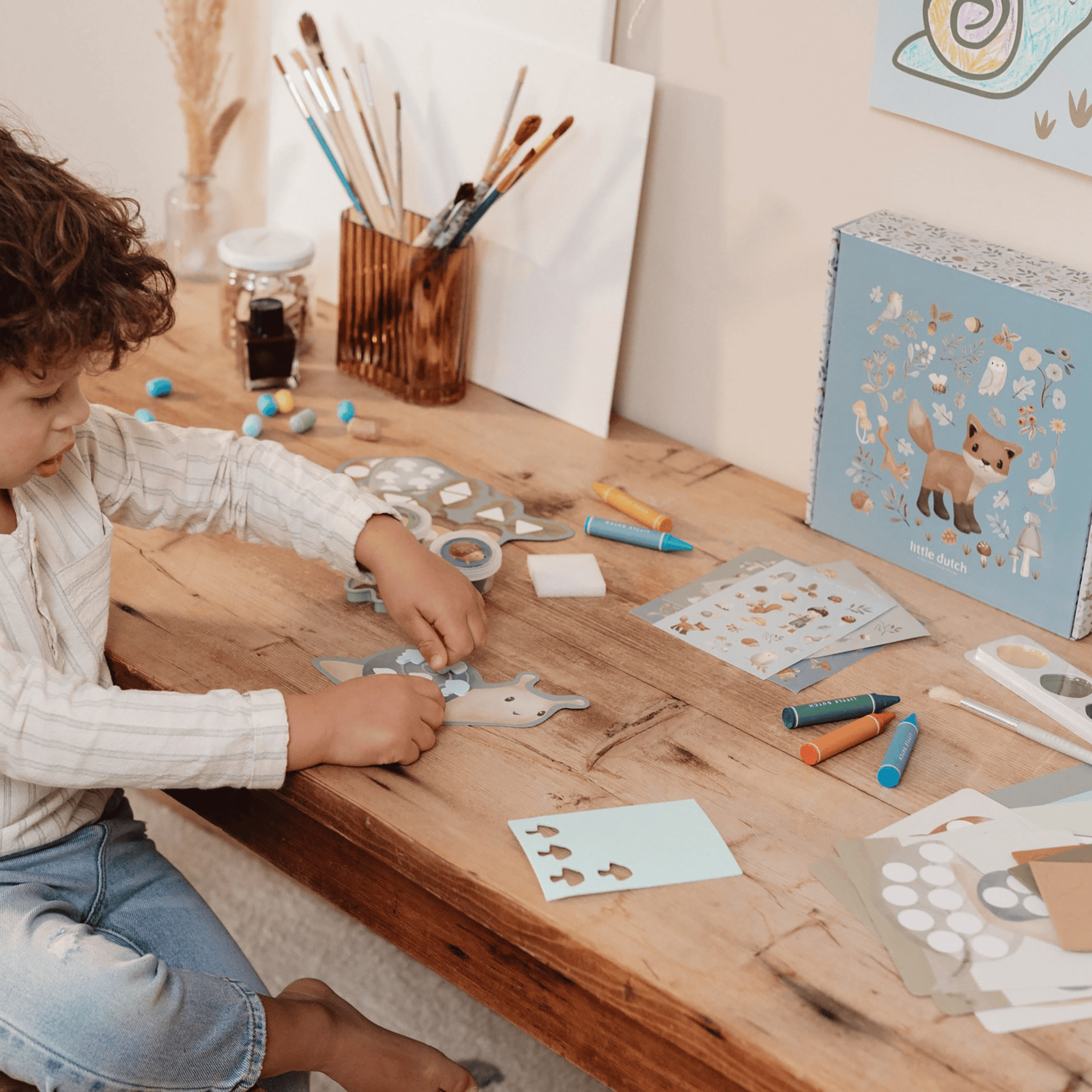 Malen & Kneten, LITTLE DUTCH, Blau – Besonderheit: Bastel-Set mit Farben, Buntstiften, Aufklebern, Knete und mehr