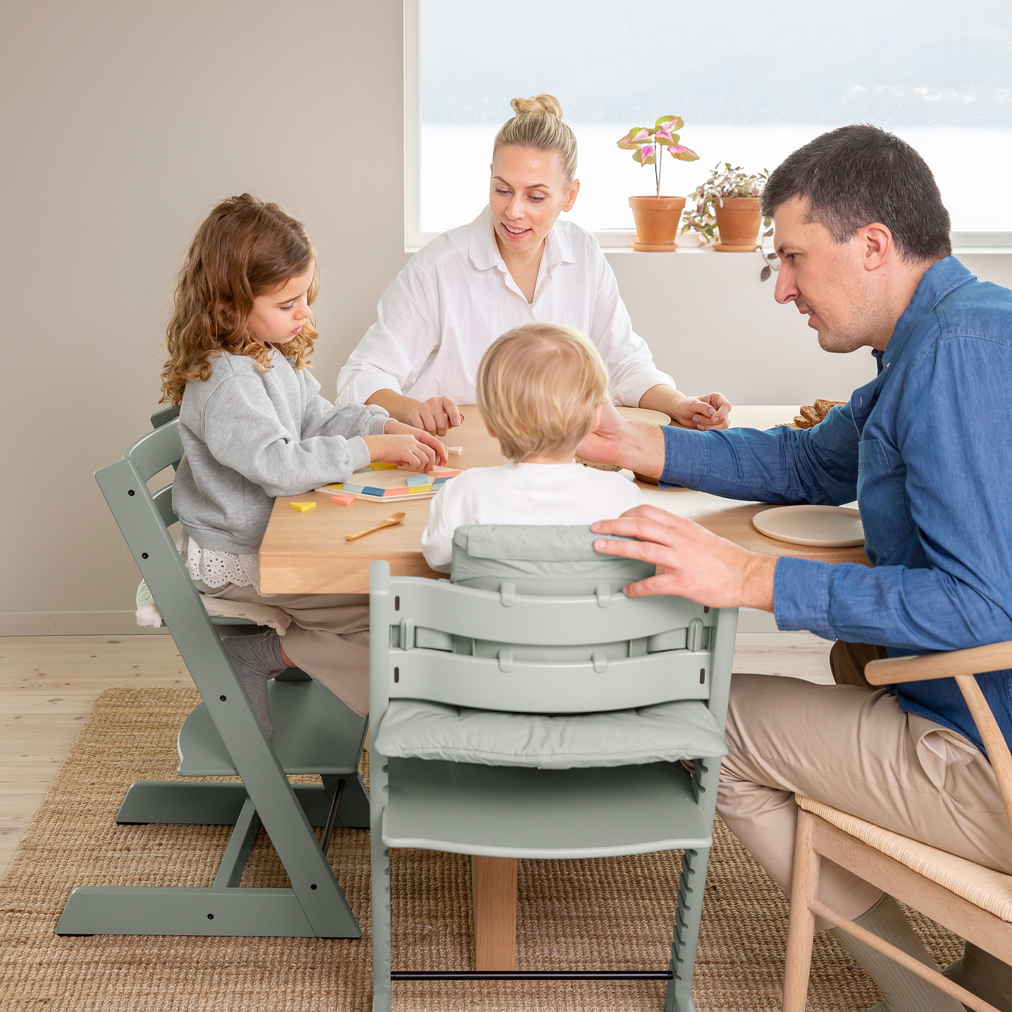 Treppenhochstühle, STOKKE, Grün – Produktansicht