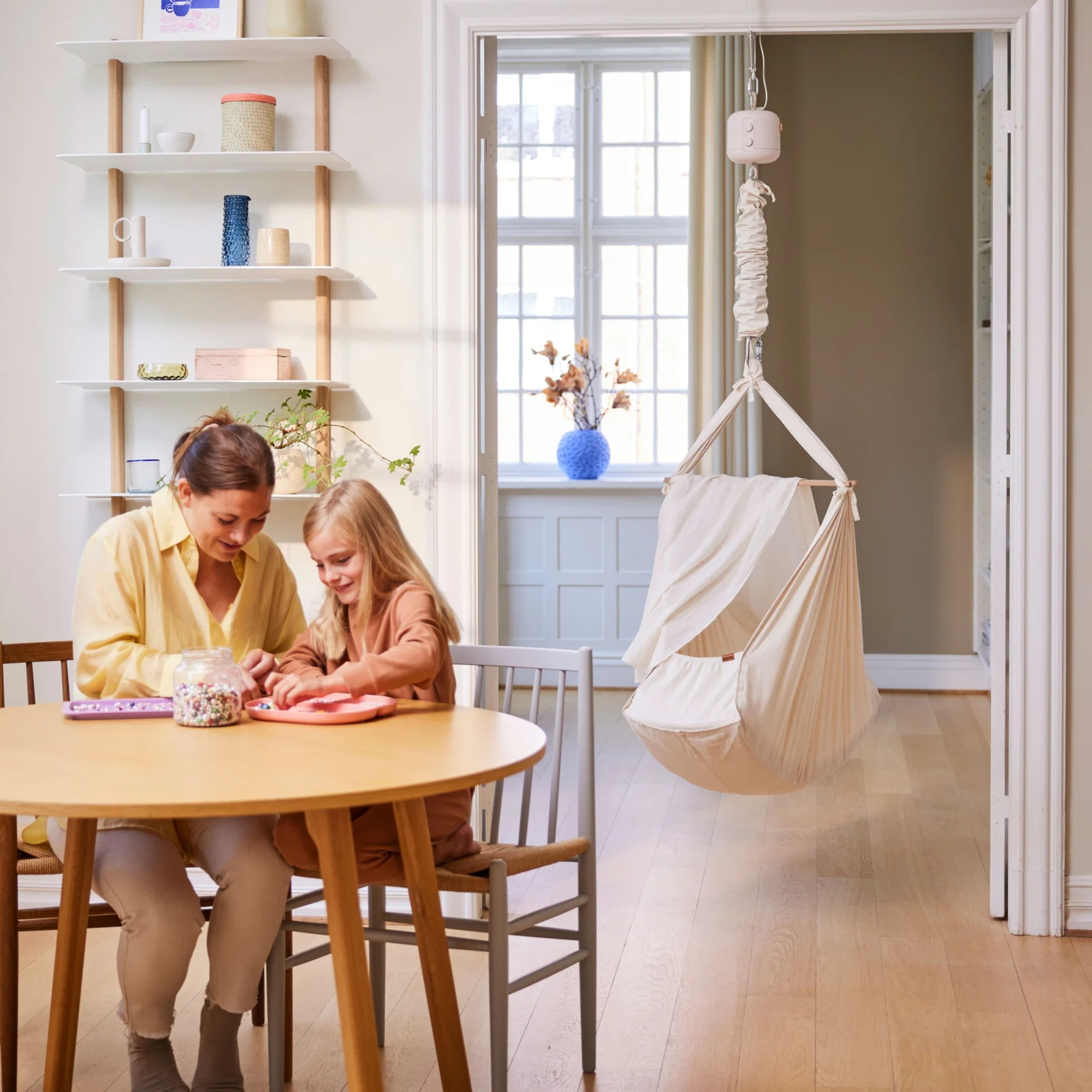 Federwiege, MEMBANTU, Beige – Besonderheit: Set bestehend aus Federwiege und Motor
