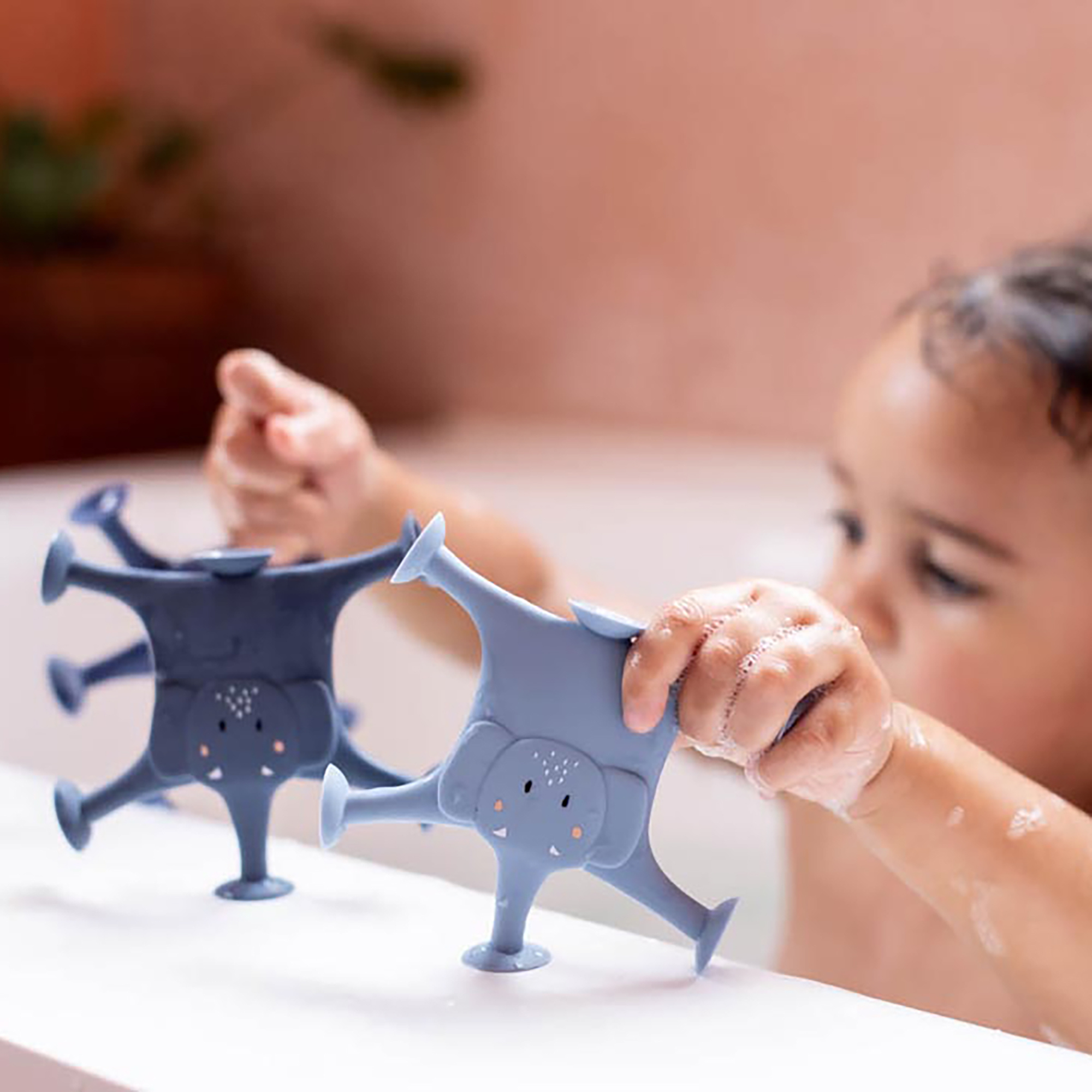 Badespielzeug, trixie, Blau – Besonderheit: weiche, greifbare Tiere