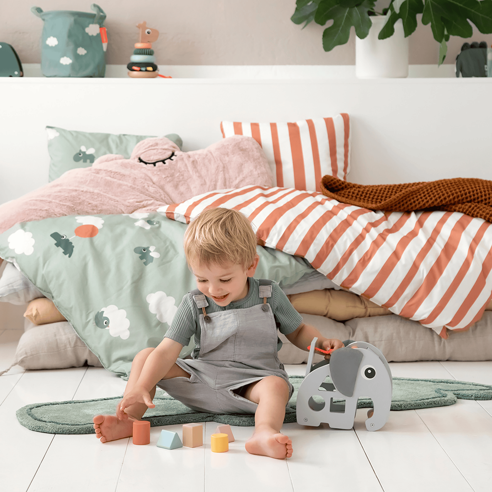 Steckspielzeug, done by deer, Grau – Produktansicht