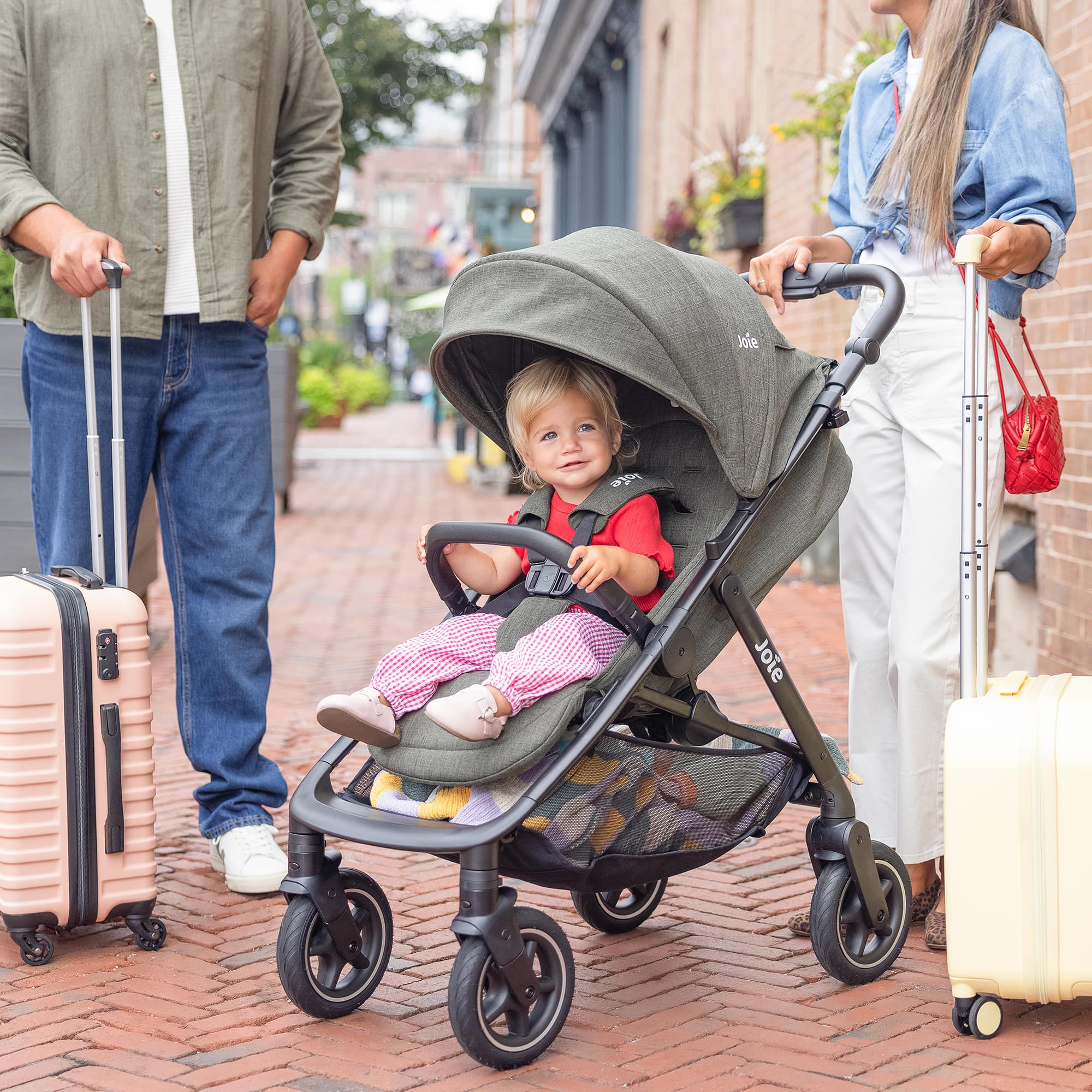 Sportwagen, Joie, Schwarz – Besonderheit: innovative Drift-Funktion (auf Knopfdruck zusätzlich schwenkbare Hinterräder um 360°)