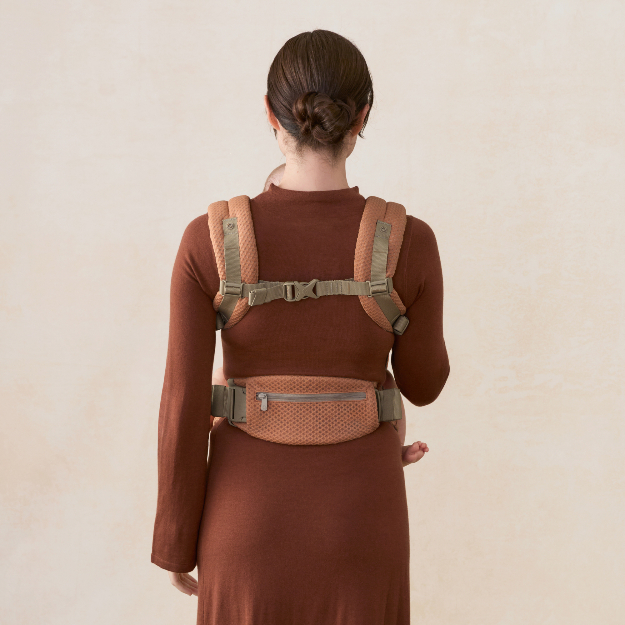 Fullbuckle Tragen, ERGObaby, Braun – Produktansicht