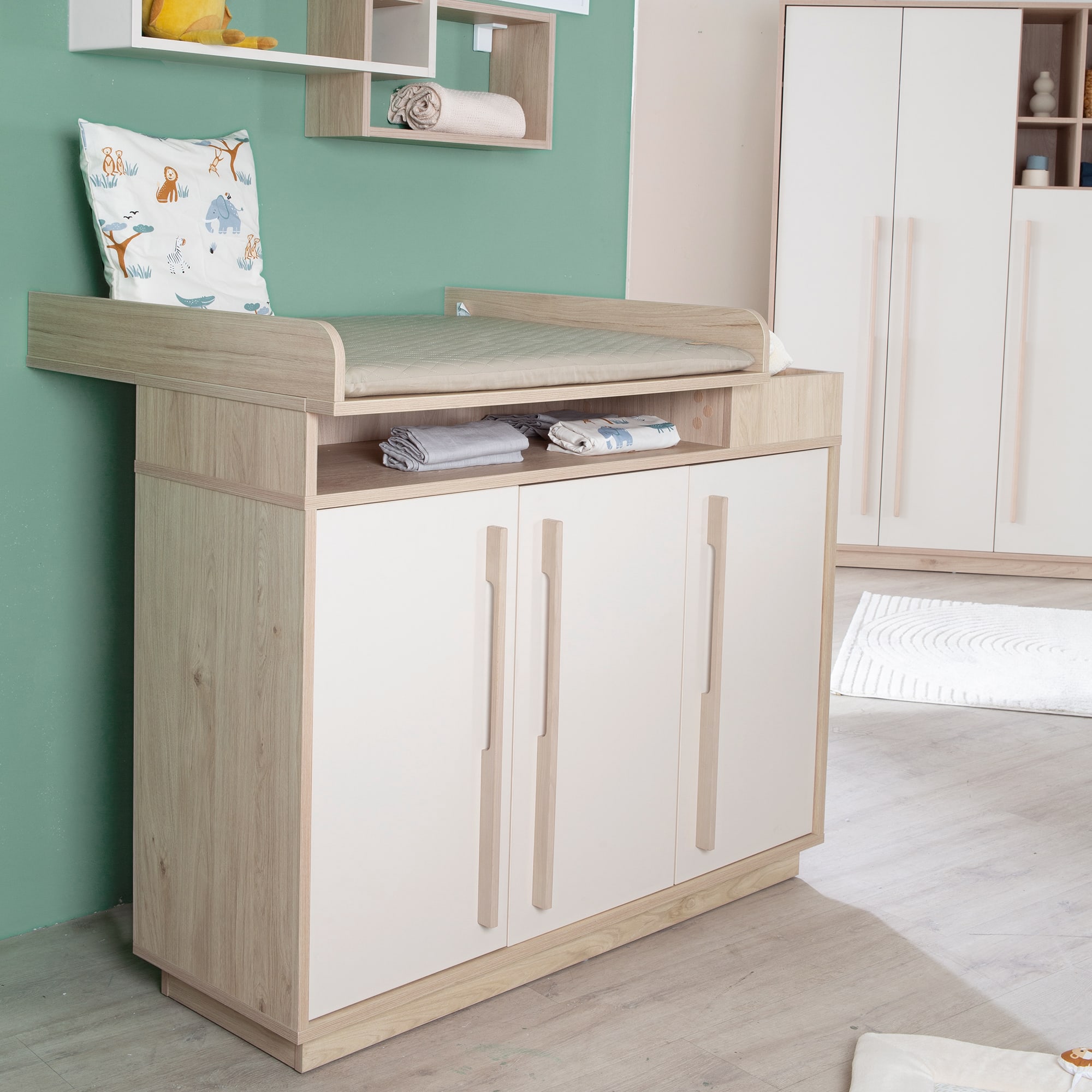 Produkte, roba, Weiß – Besonderheit: ermöglicht ein rückenschondendes Wickeln durch angenehme Höhe