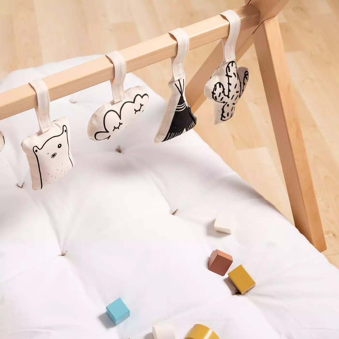 Spielbögen, CHILDHOME, Braun – Produktansicht