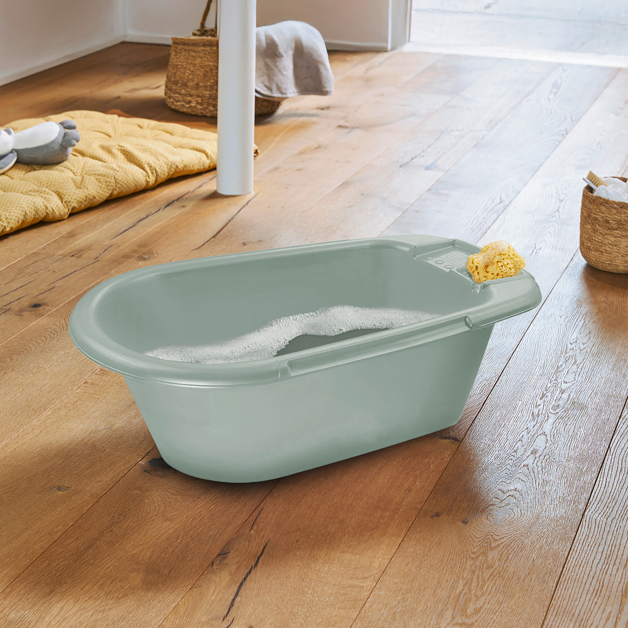 Badewannen, rotho Babydesign – Besonderheit: inkludierte Seifen- und Zubehörablage