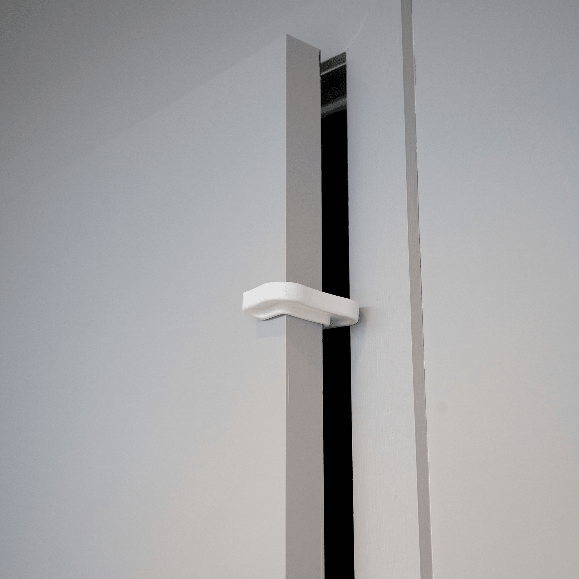 Kindersicherung, CHILDHOME, Weiß – Besonderheit: schützt vor eingeklemmten Fingern