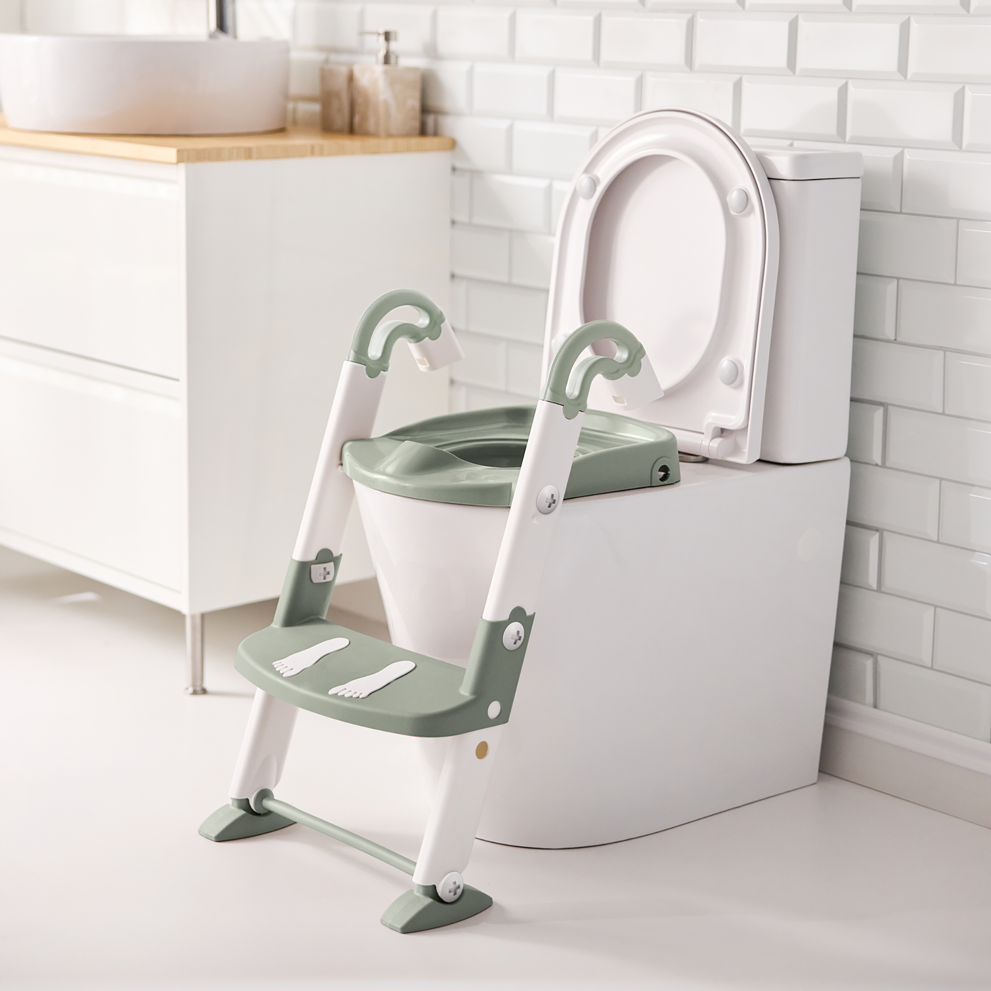 Toilettentrainer mit Treppe, rotho Babydesign, Grün – Produktansicht