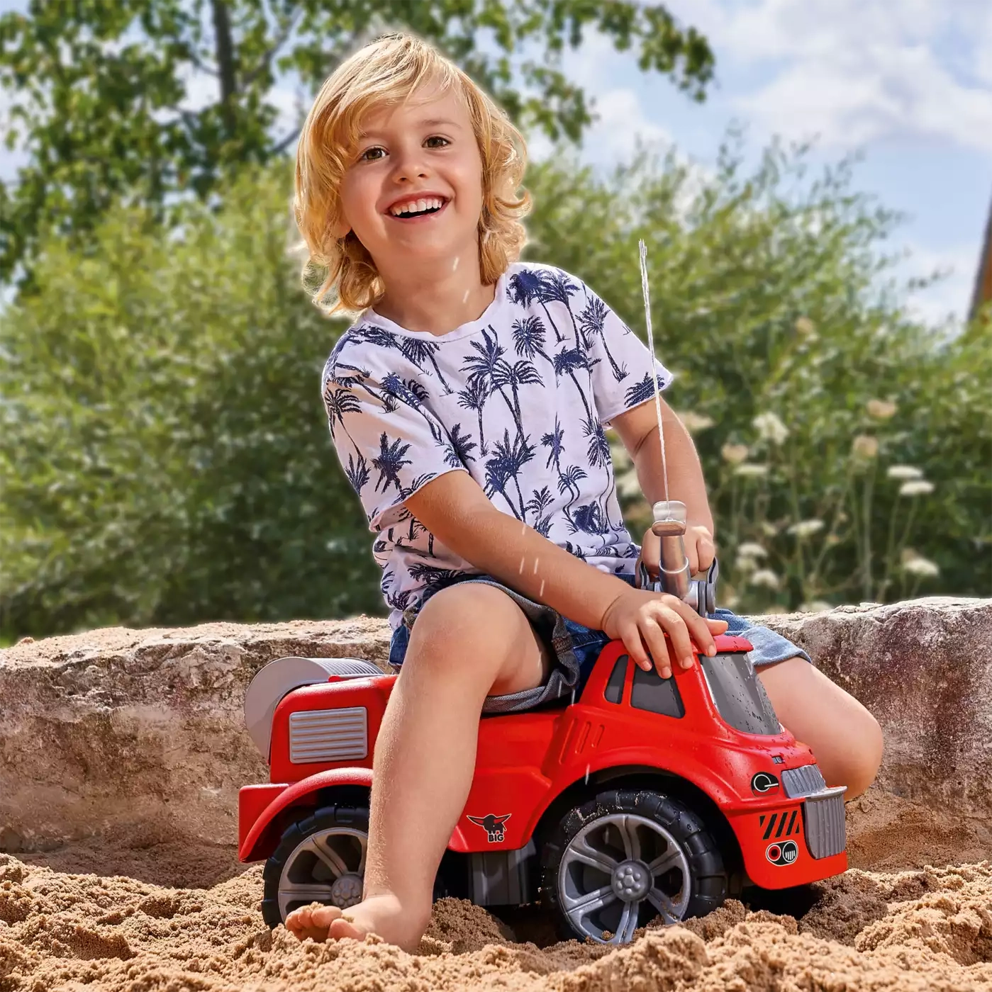 Spielzeugautos, BIG, Rot – Besonderheit: dreh- und höhenverstellbare Wasserspritze