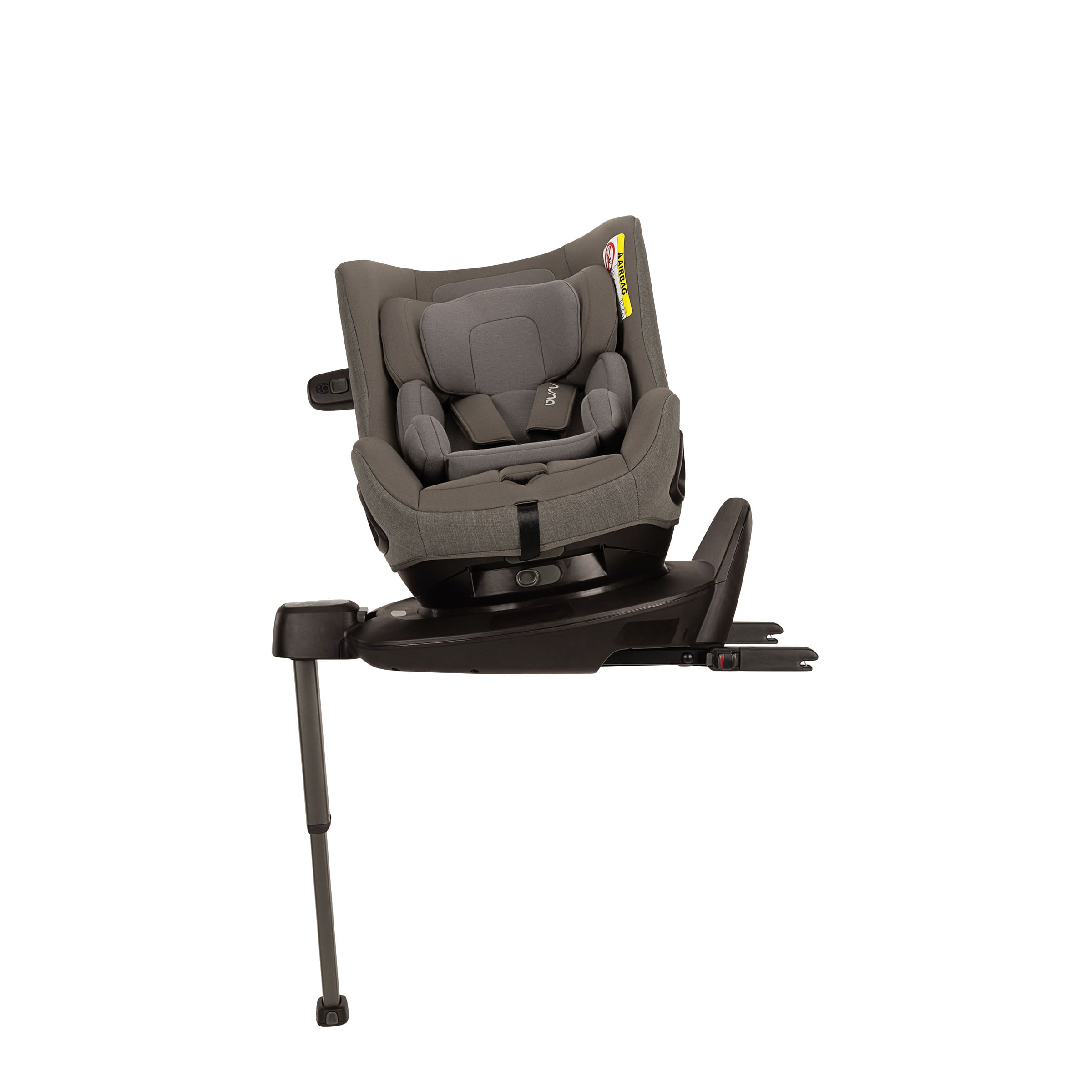 Baby ein autositz auf einem weißen hintergrund.