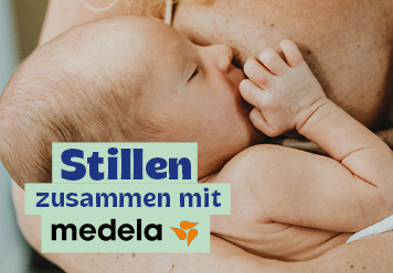 Stillen zusammen mit Medela. Baby an der Brust.