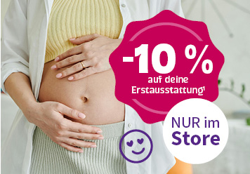 -10% auf deine Erstausstattung. Nur im Store. Frau hält sich schwangeren Bauch.